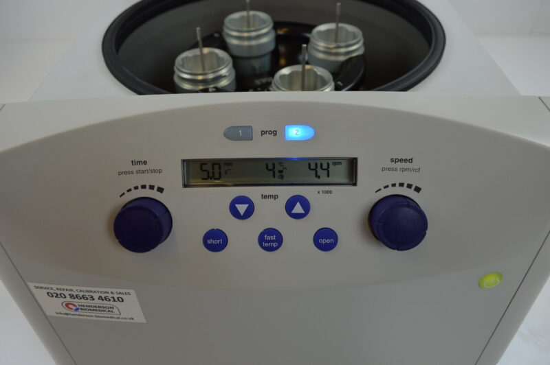 Eppendorf 5702R refrigerated centrifuge display
