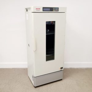 Sanyo MIR-254 Cooled Incubator Lab