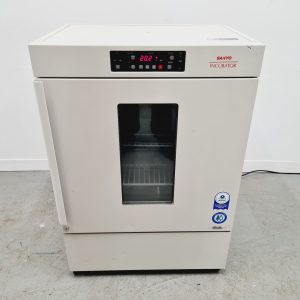 Sanyo MIR-153 Incubator Lab