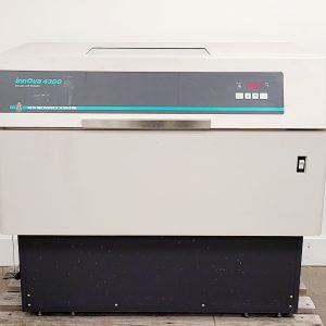 New Brunswick Scientific Innova 4300 Shaking Incubator Lab