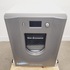 New Brunswick Innova 42R Floorstanding Shaking Incubator Lab