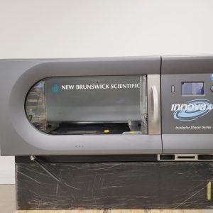 New Brunswick Innova 44 Shaking Incubator