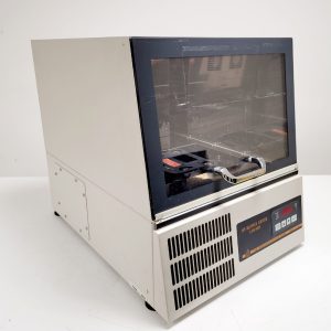 New Brunswick Scientific Classic Series C24KC Refrigerated Incubator Shaker