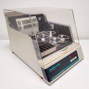 New Brunswick Scientific Innova 4000 Shaking Incubator Lab