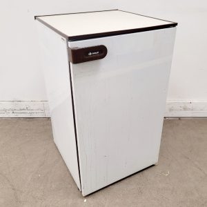 Indesit Under Counter Refrigerator Lab